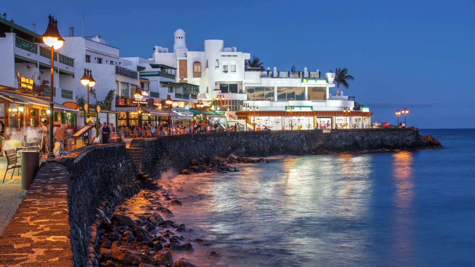 Lanzarote bars at night